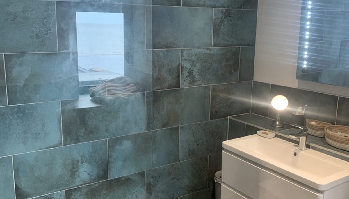 Teal bathroom design